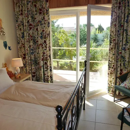 Domaine Méditerranée Bed & Breakfast 3*